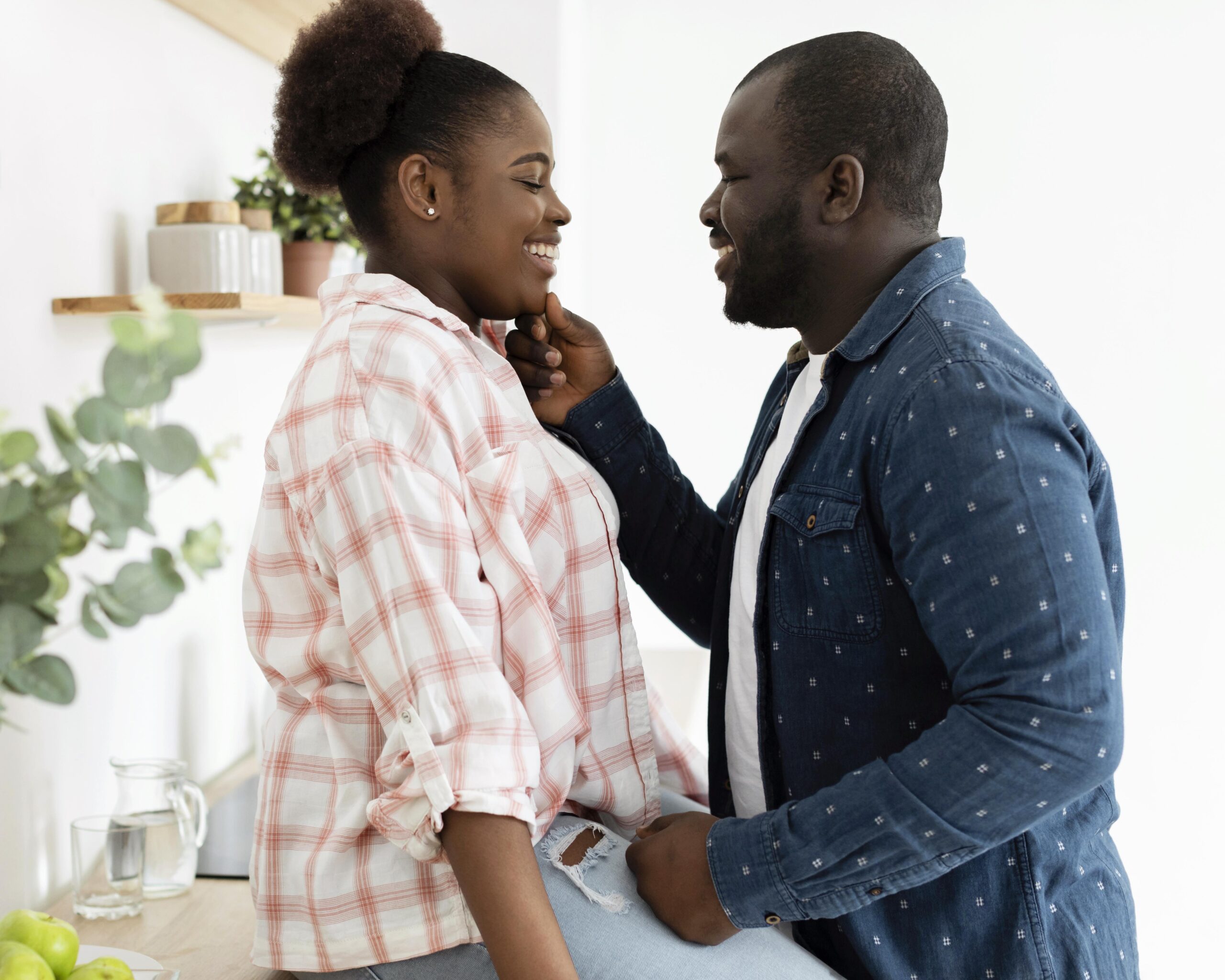 beautiful-couple-staying-together-kitchen